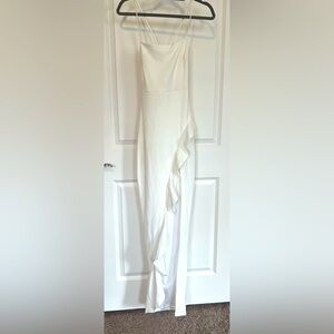 Windsor Maggie Ruffled High slit crepe maxi dress. Size XS.